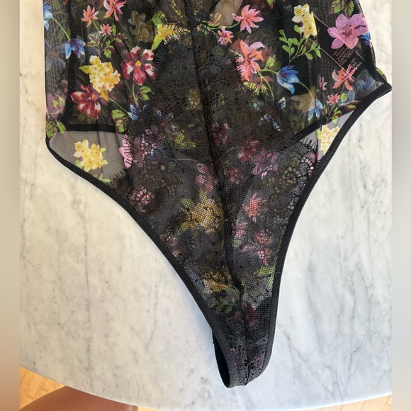 Victoria's Secret Black Floral Lace Bodysuit - Picture 5 of 7